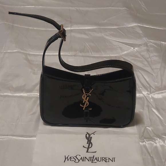 New Yves Saint Laurent Le 5 a' 7 Black Patent Leather Saddle Shoulder Bag